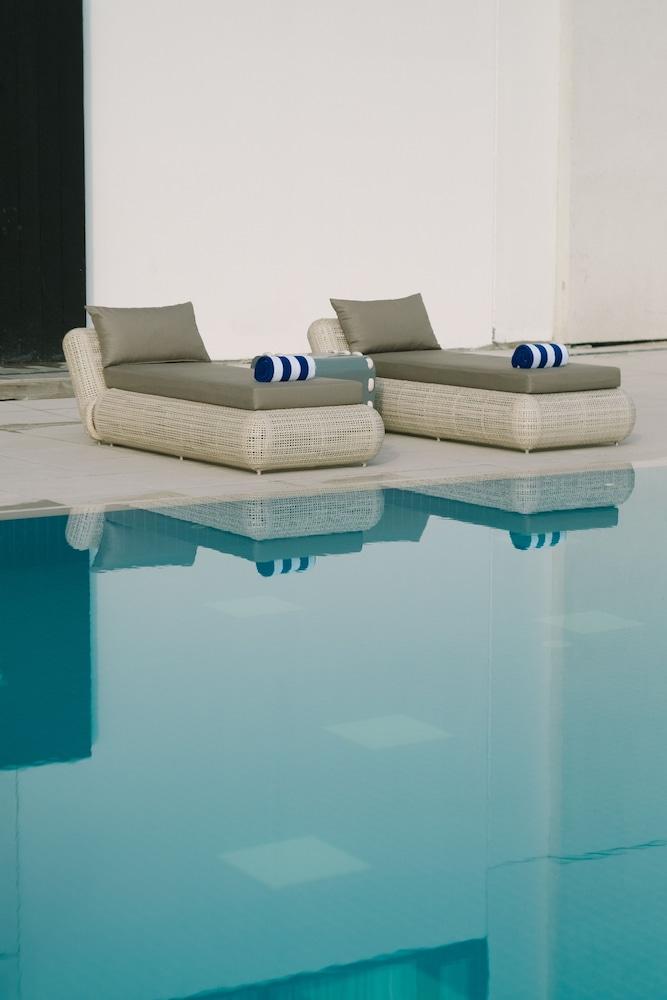 קואזון סיטי Seda Vertis North מראה חיצוני תמונה Pool furniture