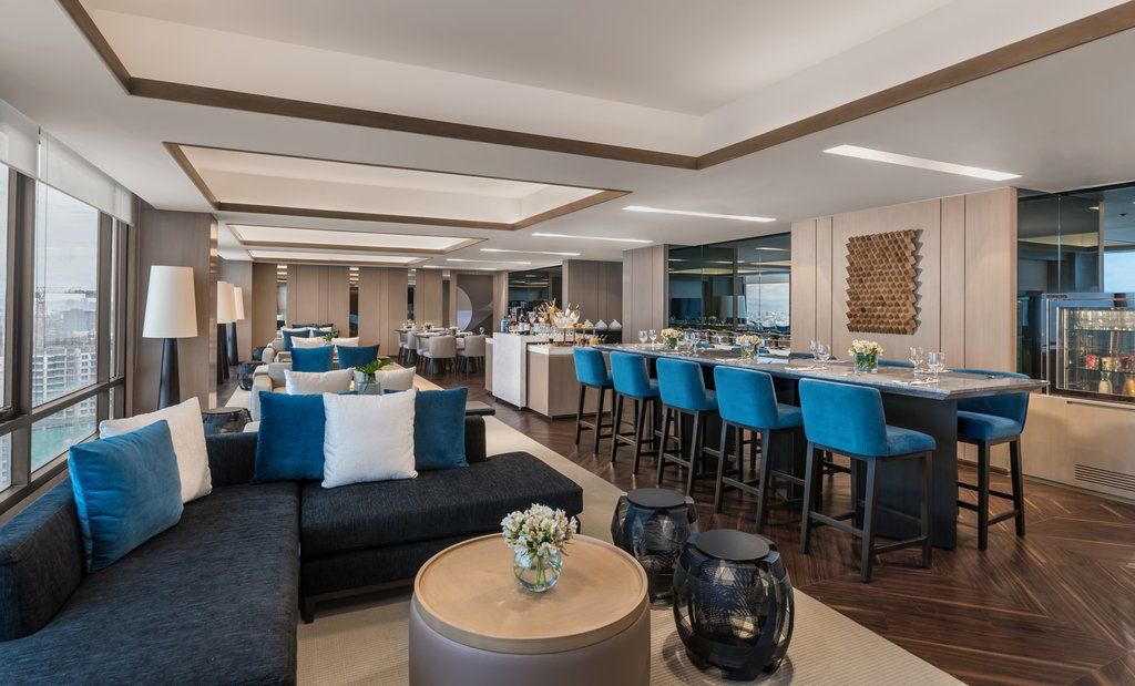 קואזון סיטי Seda Vertis North מראה חיצוני תמונה The Royal Wing Suites and Spa