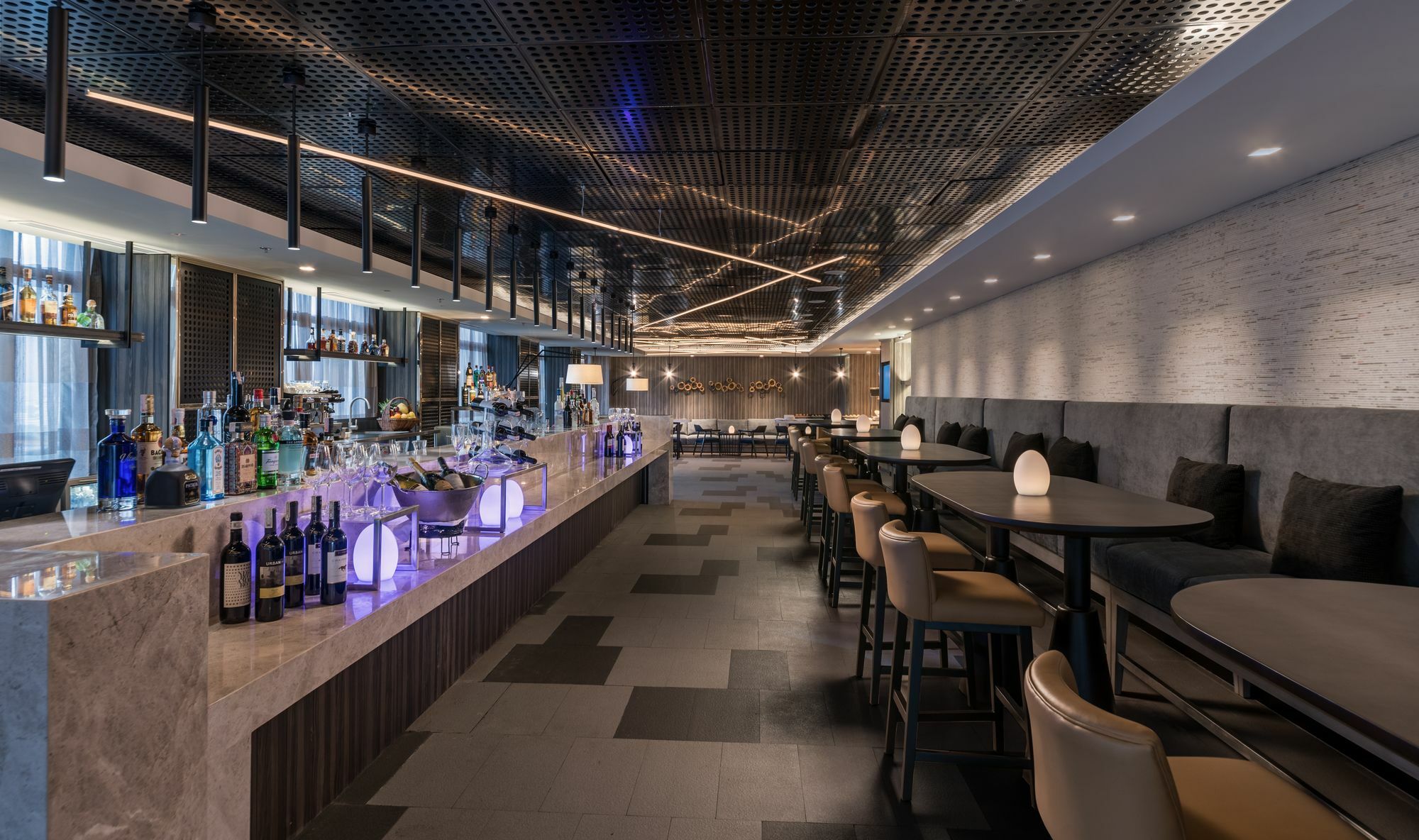 קואזון סיטי Seda Vertis North מראה חיצוני תמונה The bar at the lounge